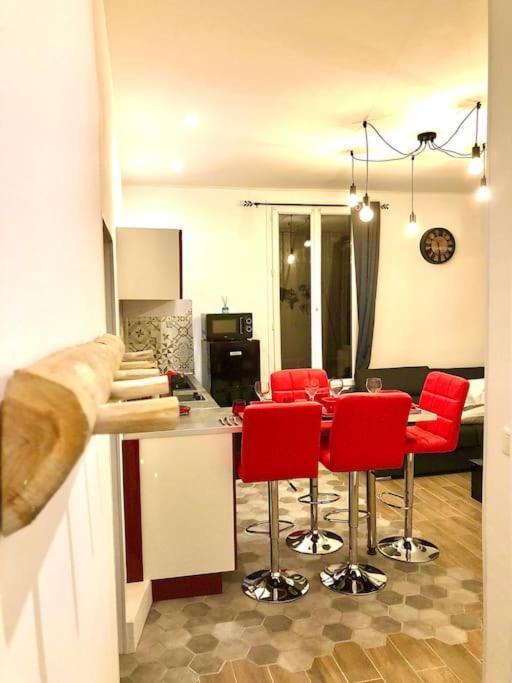 Le Led Room,Centre Ville Place De Parking Gratuite ซ็องส์ ภายนอก รูปภาพ