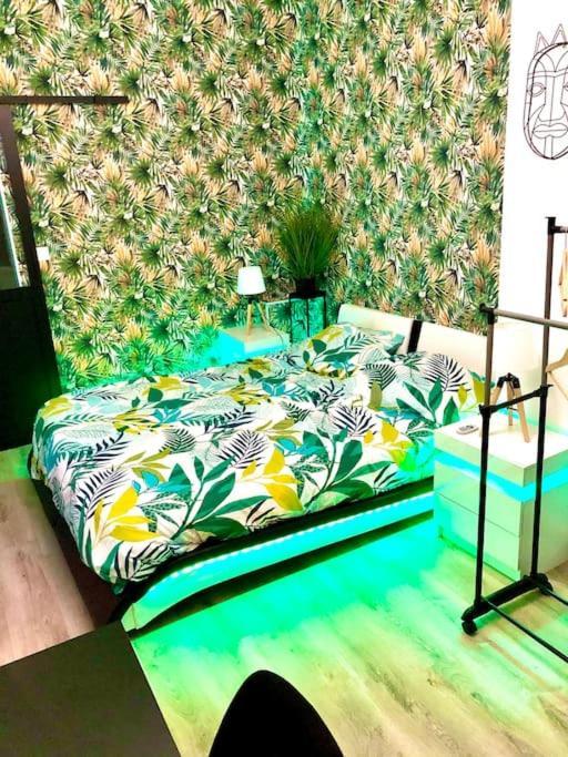 Le Led Room,Centre Ville Place De Parking Gratuite ซ็องส์ ภายนอก รูปภาพ