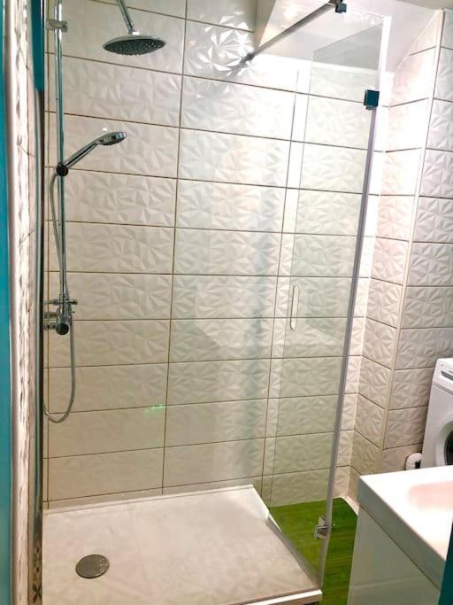 Le Led Room,Centre Ville Place De Parking Gratuite ซ็องส์ ภายนอก รูปภาพ